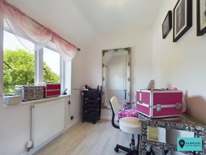 Bedroom- click for photo gallery